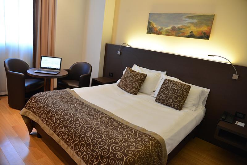 Hotel Diamante Alessandria Exteriör bild
